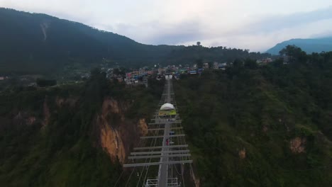 Kushma-Bungee-Jump-Plattform-Auf-Nepals-Hängebrücke-über-Den-Fluss-Kali-Gandaki