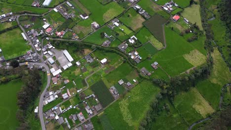 Gehöft,-Bauerngemeinschaft,-Besiedeltes-Dorf,-Barrio-Guitig,-Ecuador