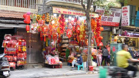 Vibrante-Exhibición-De-Tiendas-Con-Decoraciones-Tradicionales-Del-Año-Nuevo-Lunar-Chino