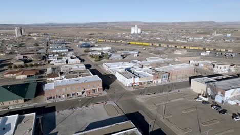 Centro-De-Tucumcari,-Nuevo-México,-Con-Video-De-Drones-Moviéndose-En-Círculo