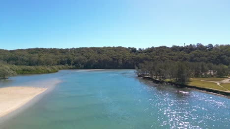 Tallebudgera-Creek-on-the-southern-Gold-Coast-in-Australia