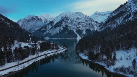 Lago-Plansee-En-Invierno