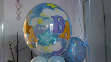 Bunte-„Baby“-Luftballons-Mit-Sternen-Für-Ein-Fröhliches-Babyparty-Event