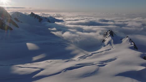 Gletscher-Und-Schneebedeckte-Berge-In-Den-Abgelegenen,-Wilden-Naturgebieten
