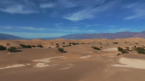 Sand-dune-desert-in-Death-Valley-National-Park-in-Nevada-and-California,-scenic-landscape-nature