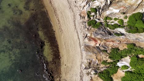 Rising-overhead-aerial-view-of-the-Massachusetts-shoreline-on-a-summer-day