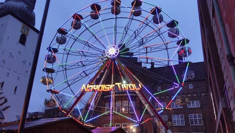 Ferris-wheel-at-a-christmas-market