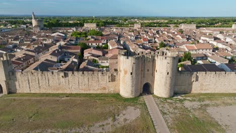 Eine-Luftaufnahme-Der-Festung-Aigues-Mortes-In-Frankreich