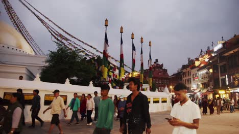 Estupa-Boudhanath-Con-Banderas-De-Oración-Budista