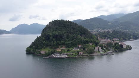Punta-Spartivento,-Bellagio,-seen-from-over-Lake-Como,-aerial