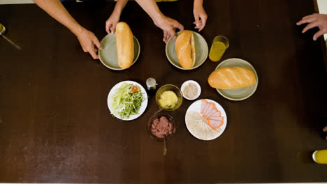 Family-preparing-table