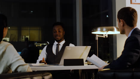 Workers-in-the-office-at-night