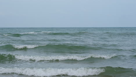 Close-up-view-of-sea-waves