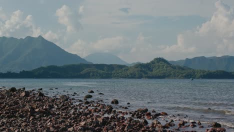 Seascape-with-mountain-in-the-background