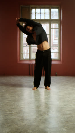 Latin-dancer-stretching