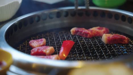Carne-Wagyu-Japonesa-A-La-Parrilla,-Comida-Deliciosa-Asada-A-La-Parrilla-De-Cerca-4k