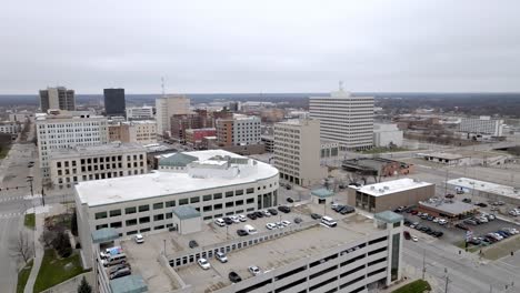 Topeka,-Kansas-downtown-skyline-with-drone-video-moving-sideways