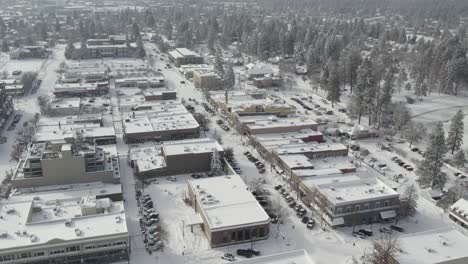 Winterlandschaft-Der-Innenstadt-Von-Bend,-Oregon-Nach-Starkem-Schneefall-|-4k