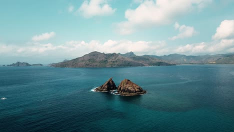 Gili-Wayang-Ist-Eine-Kleine-Unbewohnte-Insel-Vor-Der-Küste-Von-West-Lombok,-Indonesien,-Die-Vor-Allem-Als-Top-Tauchplatz-Für-Unterwasserforscher-Bekannt-Ist