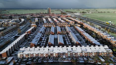 Schnee--Und-Winterluftaufnahme-In-Amersfoort-Nieuwland,-Niederlande