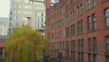 View-of-architecture-of-buildings-of-Manchester-City-Center-during-a-cloudy-day-in-Manchester,-England