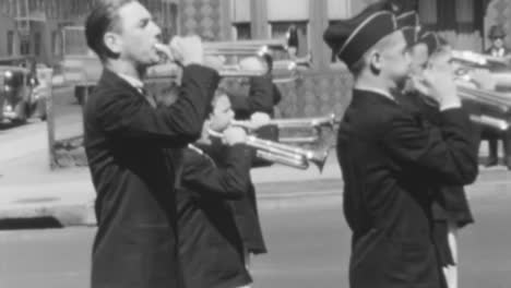 Musikkapelle-Aus-Jungentrompeten-An-Einem-Sonnigen-Tag-In-New-York-City-In-Den-1930er-Jahren