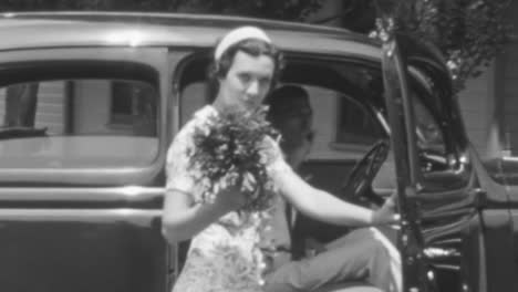Frischvermähltes-Paar-In-Einem-Oldtimer-In-New-York-City-In-Den-1930er-Jahren