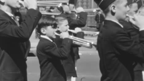 Young-Boys-Trumpeters-in-a-Holiday-Parade-in-New-York-in-the-1930s