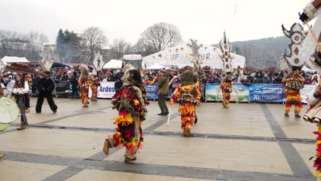 Internationales-Festival-Der-Maskerade-Parade-Surva