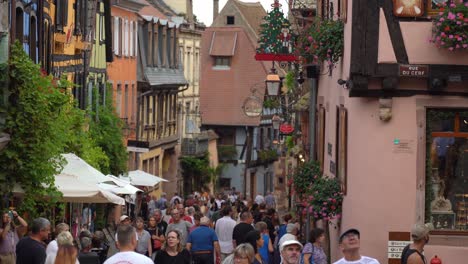 Riquewihr-Can-Be-Very-Crowded-at-the-High-Season-or-Even-in-Autumn