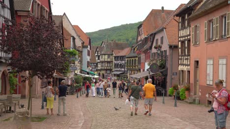 Kayserberg-Village-Main-Street-is-Filled-With-Visitors-and-Local-People