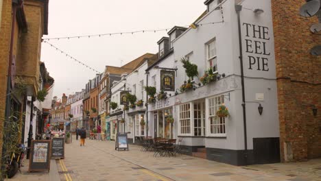 The-pedestrianized-shopping-street-in-the-London-district-of-Twickenham