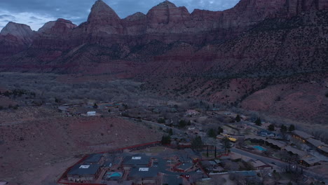 Houses-and-motels-in-Springdale-Utah,-entrance-to-Zion-National-Park