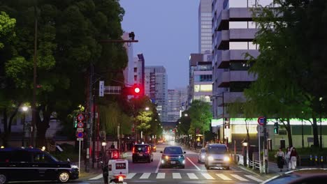 Static-Background-Shot-of-Tokyo-steet-in-the-evening-in-Minato-ward