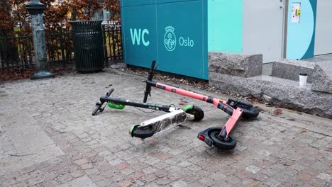 Electric-scooters-that-people-can-rent-in-Oslo,-Norway-for-clean-and-cheap-transportation-in-the-city
