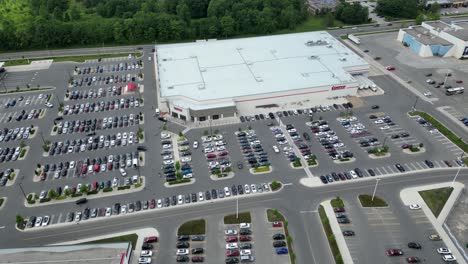 Drohnenantenne-Des-Costco-Großhandels-Einkaufs-Supercenter-Big-Box-Store-Parkplatzes