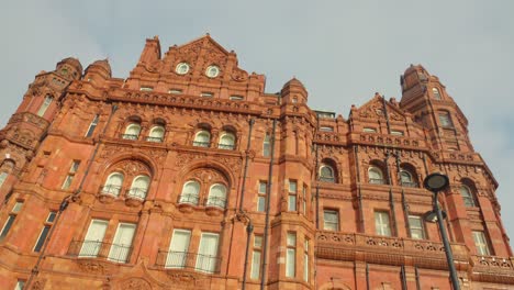 The-Midland-hotel-in-the-center-of-Manchester-city