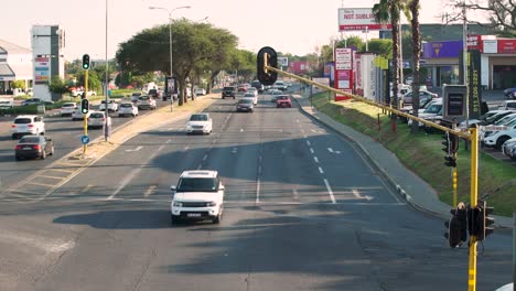 Sped-up-shot-of-morning-rush-hour-traffic-In-Johannesburg,-South-Africa