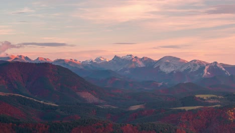 Timelapse-during-sunset-View-of-snowy-pyrenees-mountains-from-the-Larau-pass-in-Navarra,-Spain