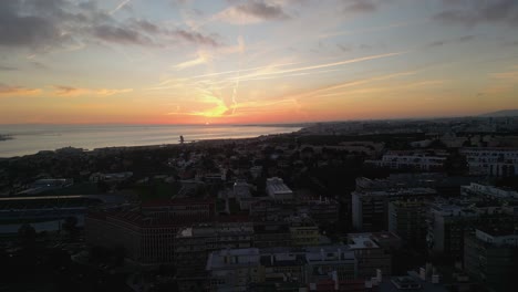 Luftaufnahme-Des-Abends-In-Lissabon,-Portugal