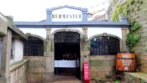 Burmester-wine-cellar-exterior-facade-in-Vila-Nova-de-Gaia,-Portugal