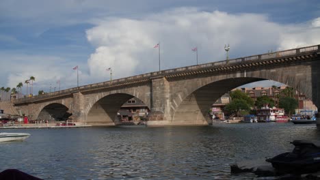 London-Bridge-Lake-Havasu-establishing-wide-shot