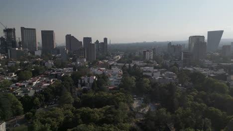 Vista-Aérea-Del-área-De-Chapultepec-Desde-Polanco-En-La-Ciudad-De-México
