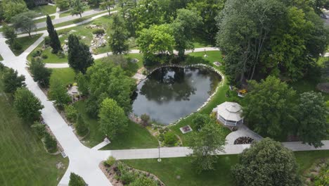 Cozy-park-with-pond-and-gazebo-of-Central-Michigan-University-,-Mt