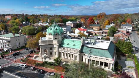 Winchester,-Virginia-Bibliothek-Und-Innenstadt-Im-Herbst