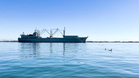 Bootsperspektive-Eines-Militärschiffs