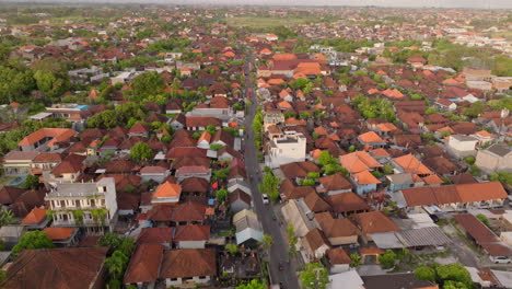Modern-and-luxury-houses-in-Canggu-city-center,-Bali-in-Indonesia