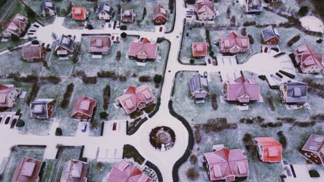 Roundabout-streets-and-luxury-houses-covered-with-snow-in-Roompot-Arcen
