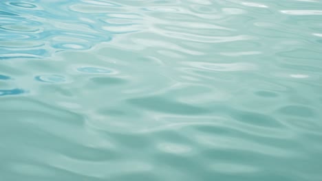 Water-ripples-in-pool,-closeup