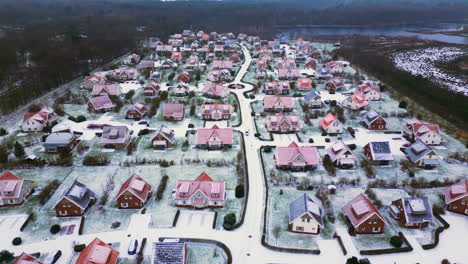 Beautiful-Limburg-landscape-of-houses-covered-in-snow-in-the-Netherlands